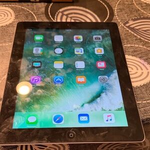 Apple iPad with silver 16gb